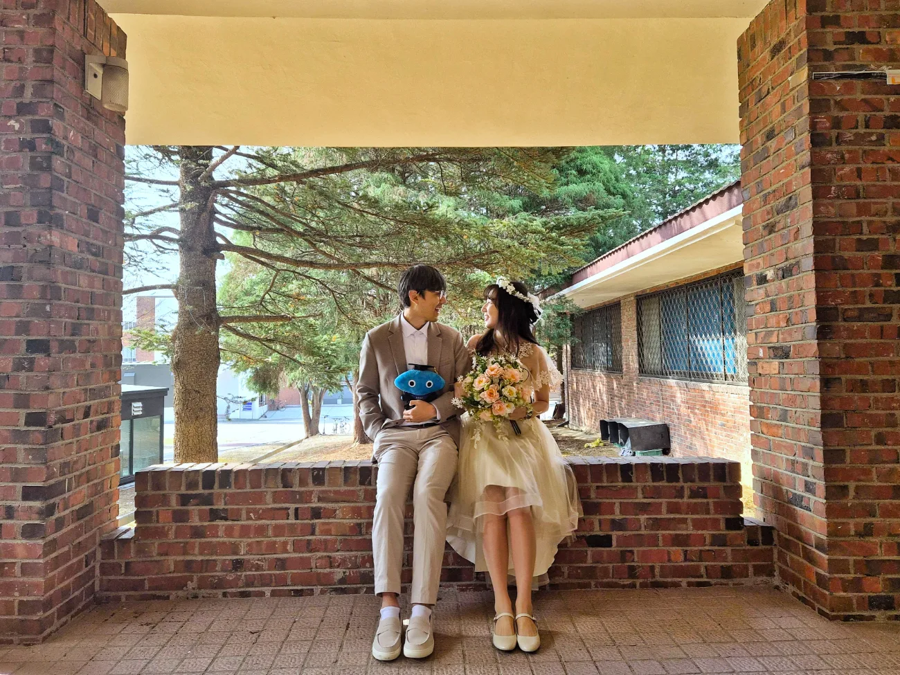 벽돌 정자에서
